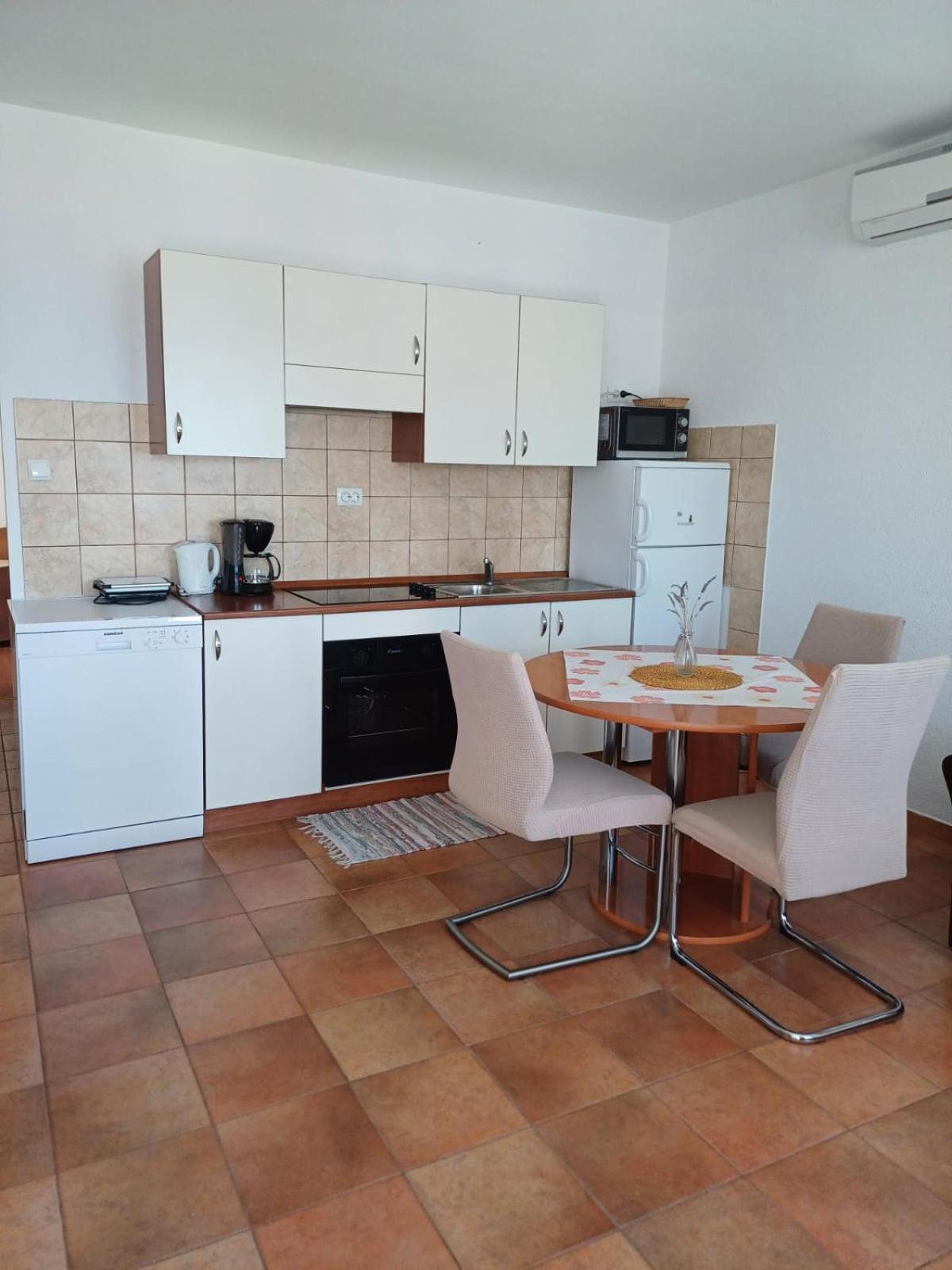 Apartmani Afrodita Crikvenica Eksteriør bilde